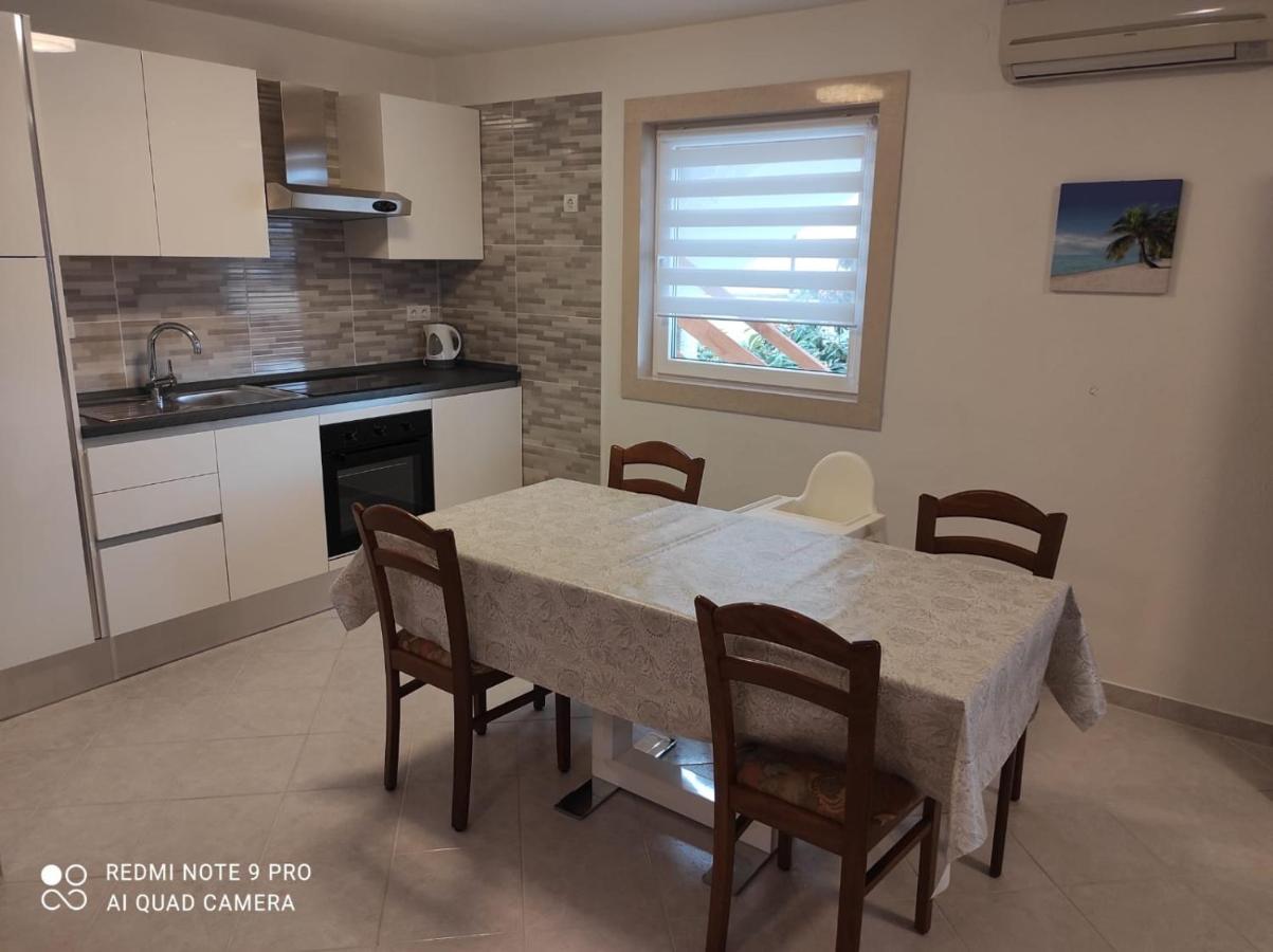 Apartments Marko Sutivan Insel Brac 外观 照片