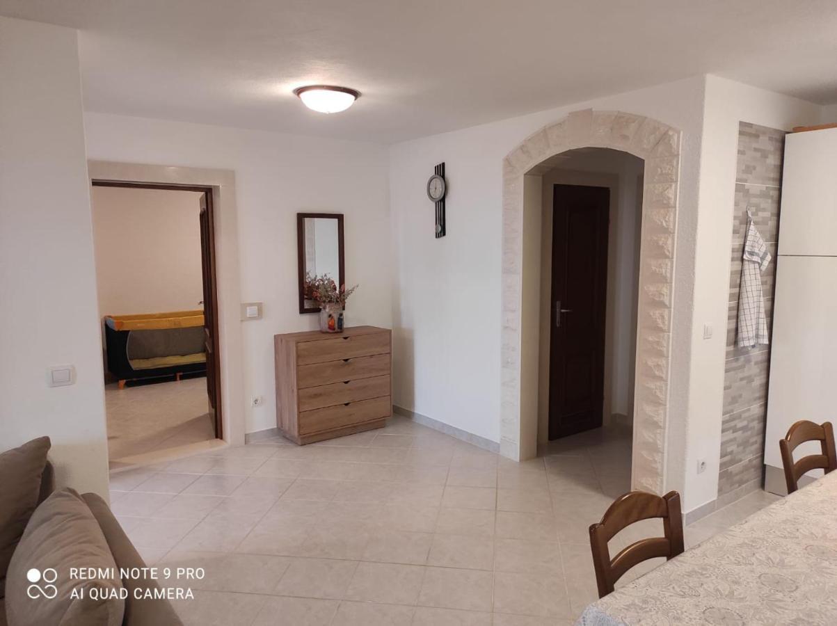 Apartments Marko Sutivan Insel Brac 外观 照片