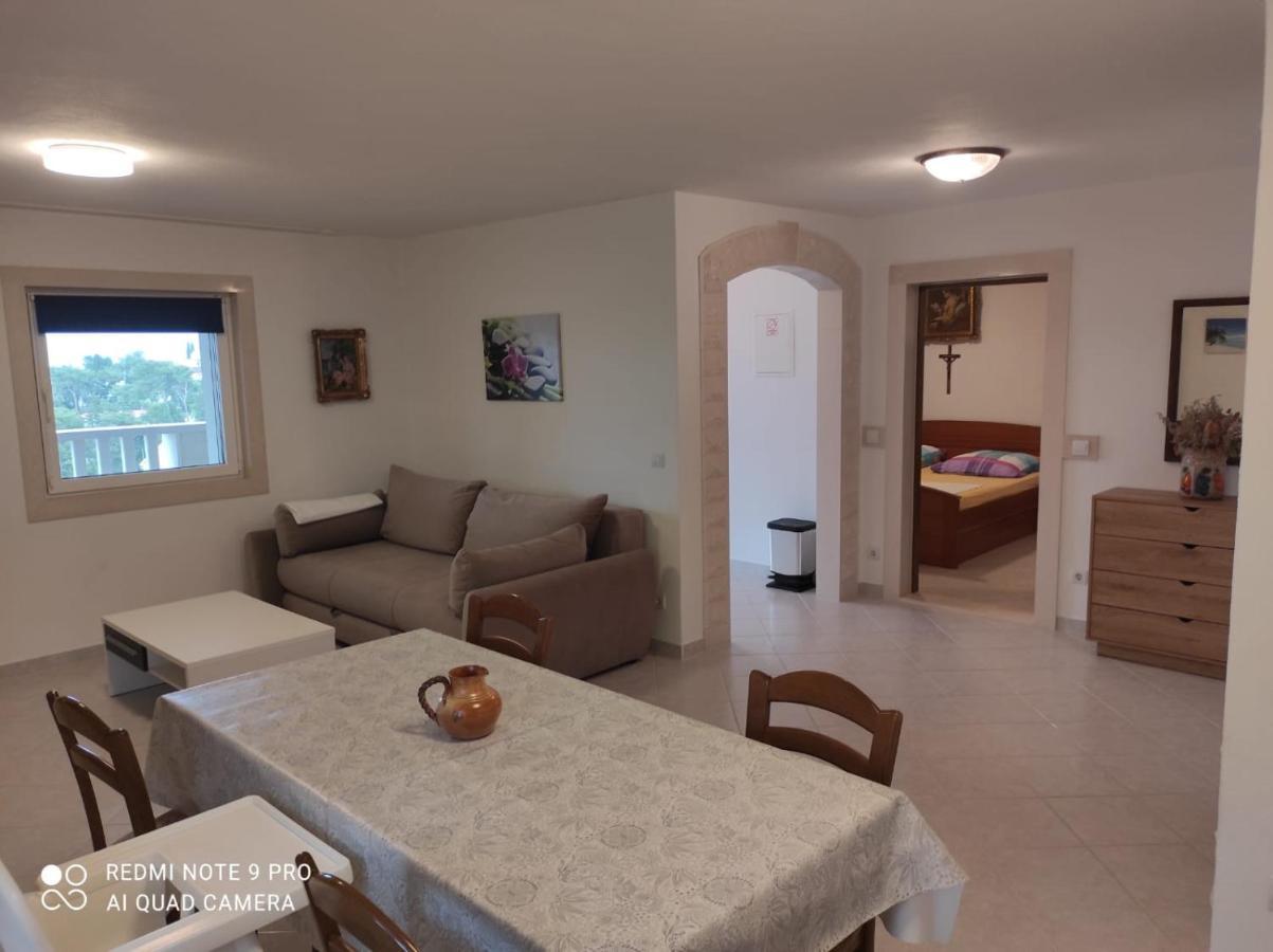 Apartments Marko Sutivan Insel Brac 外观 照片