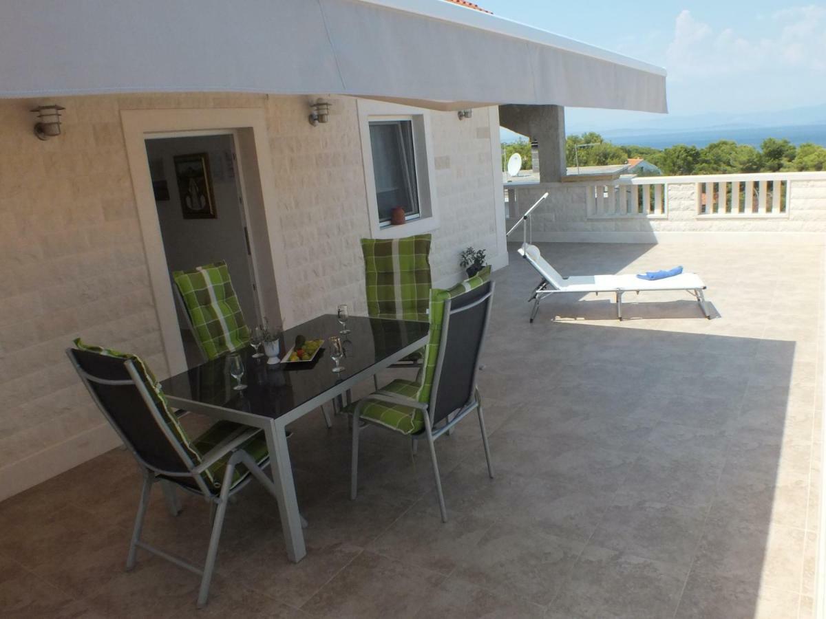 Apartments Marko Sutivan Insel Brac 外观 照片