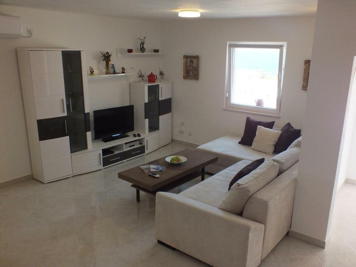 Apartments Marko Sutivan Insel Brac 外观 照片
