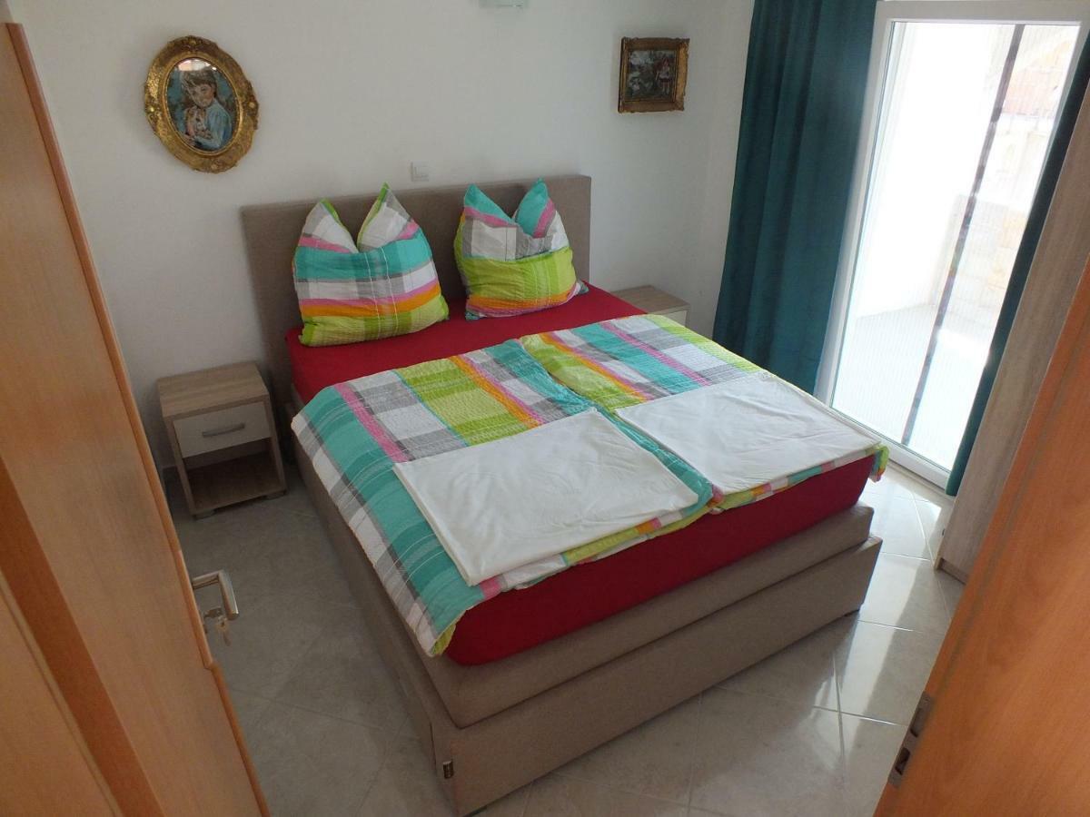 Apartments Marko Sutivan Insel Brac 外观 照片