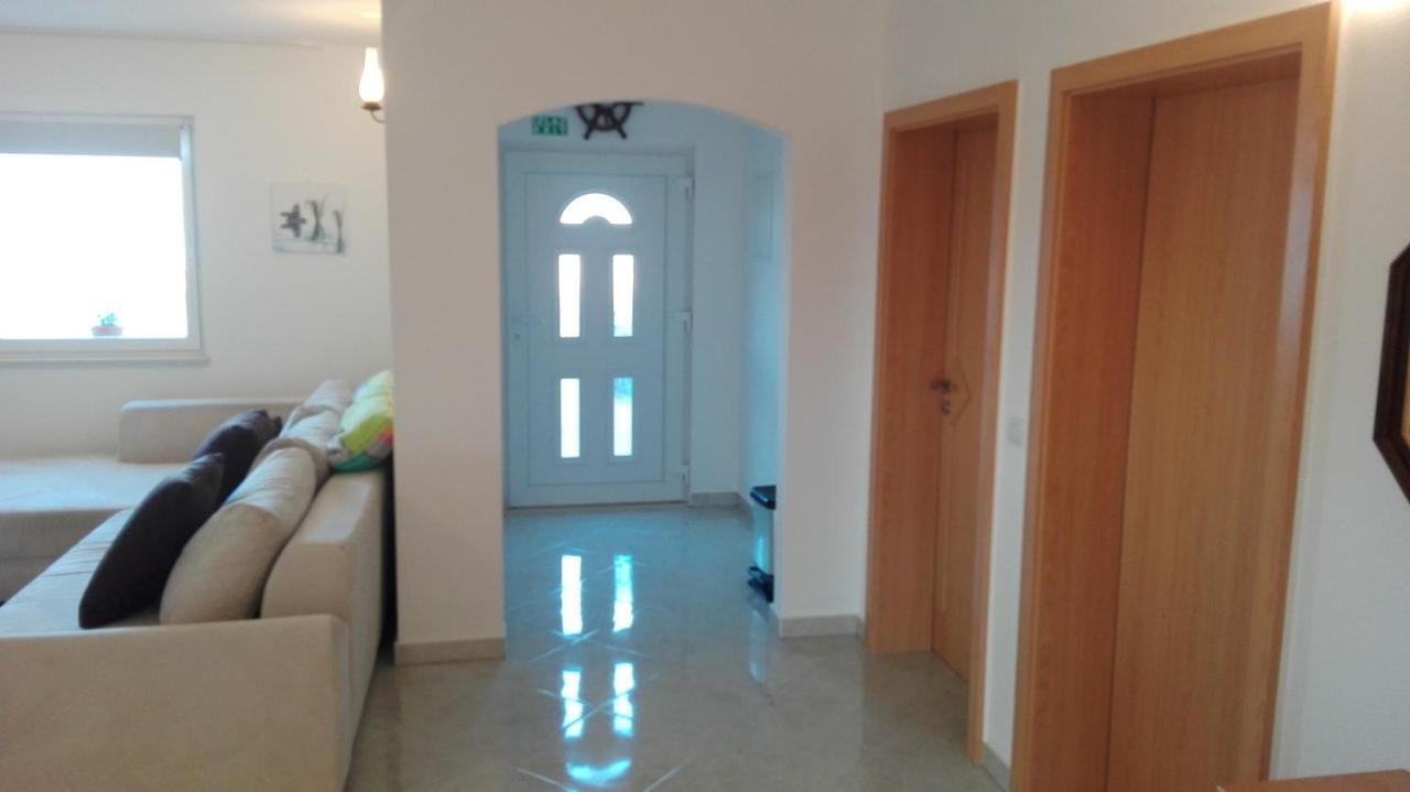 Apartments Marko Sutivan Insel Brac 外观 照片