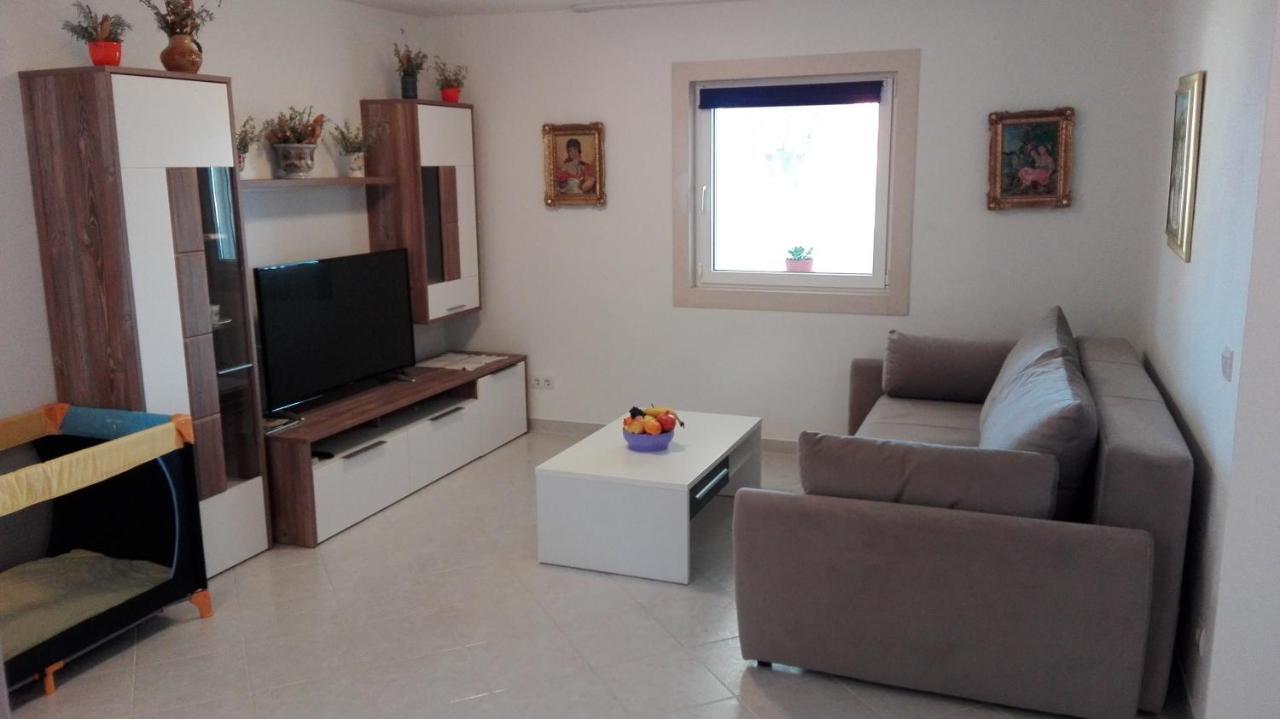 Apartments Marko Sutivan Insel Brac 外观 照片