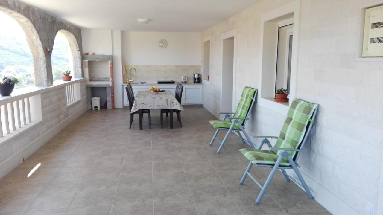 Apartments Marko Sutivan Insel Brac 外观 照片