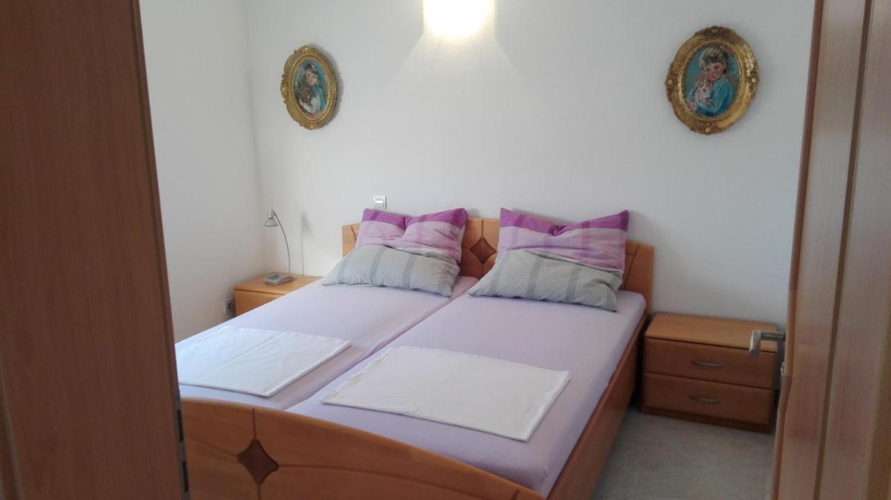 Apartments Marko Sutivan Insel Brac 外观 照片