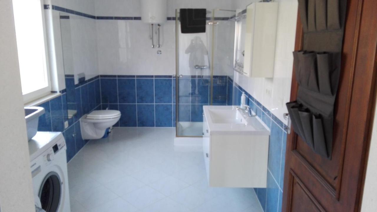 Apartments Marko Sutivan Insel Brac 外观 照片